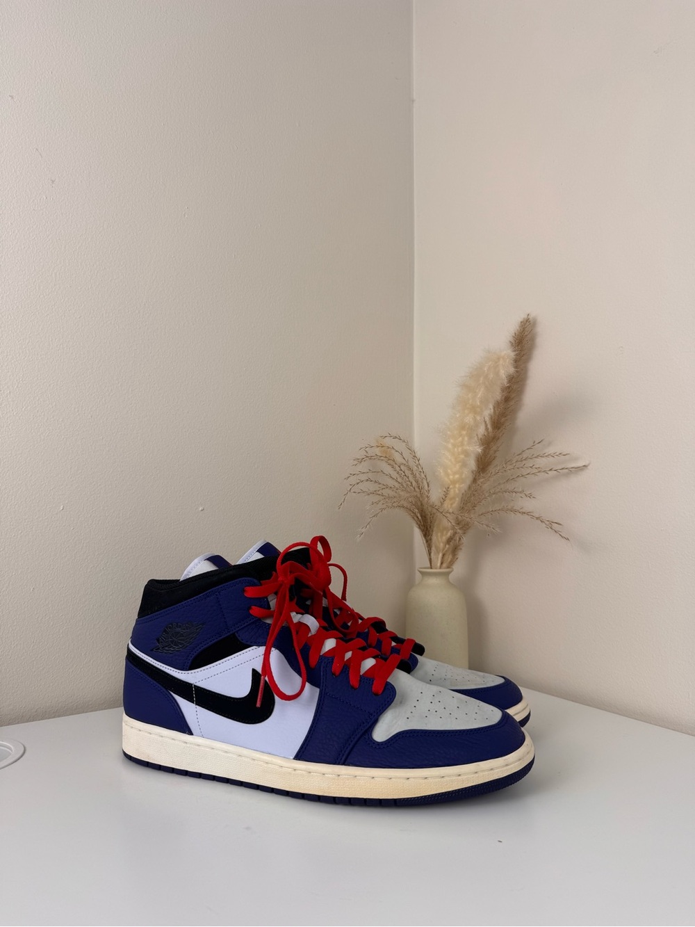 Nike Air Jordan 1 Mid Hyper Royal – US 13 / EU 47.5